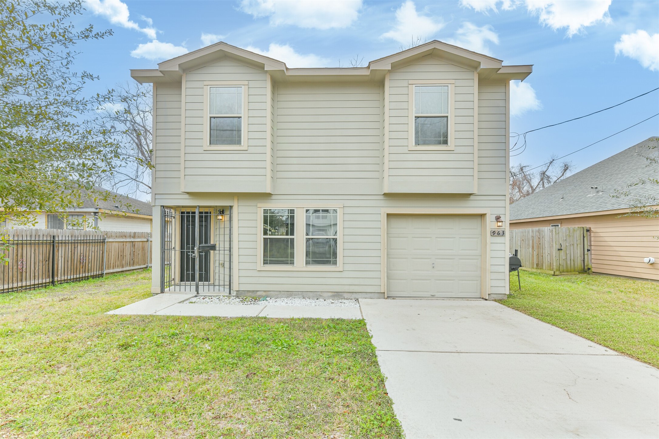 963 Lucky Street Property Photo 1