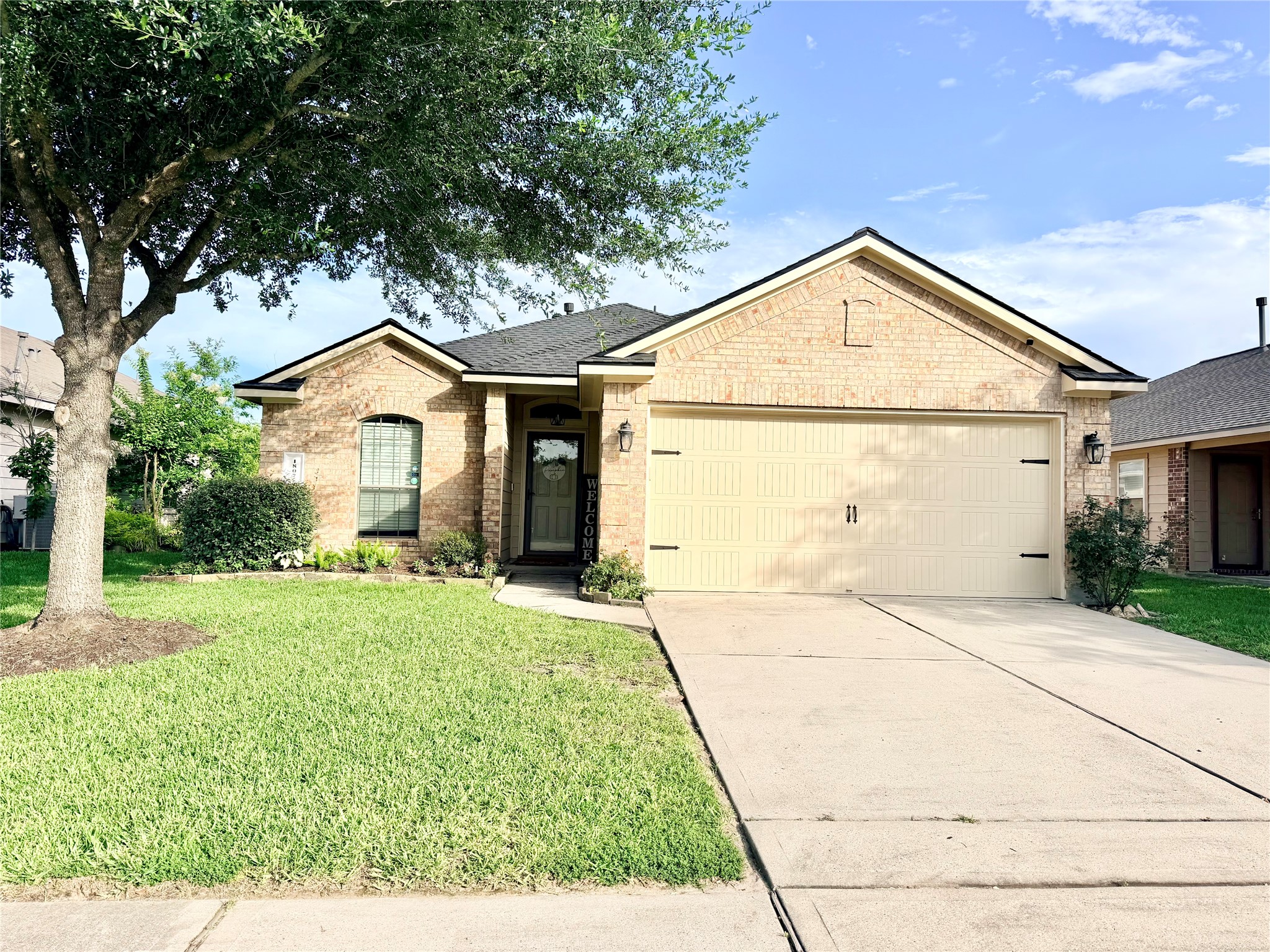 1807 Emerson Ridge Drive Property Photo 1