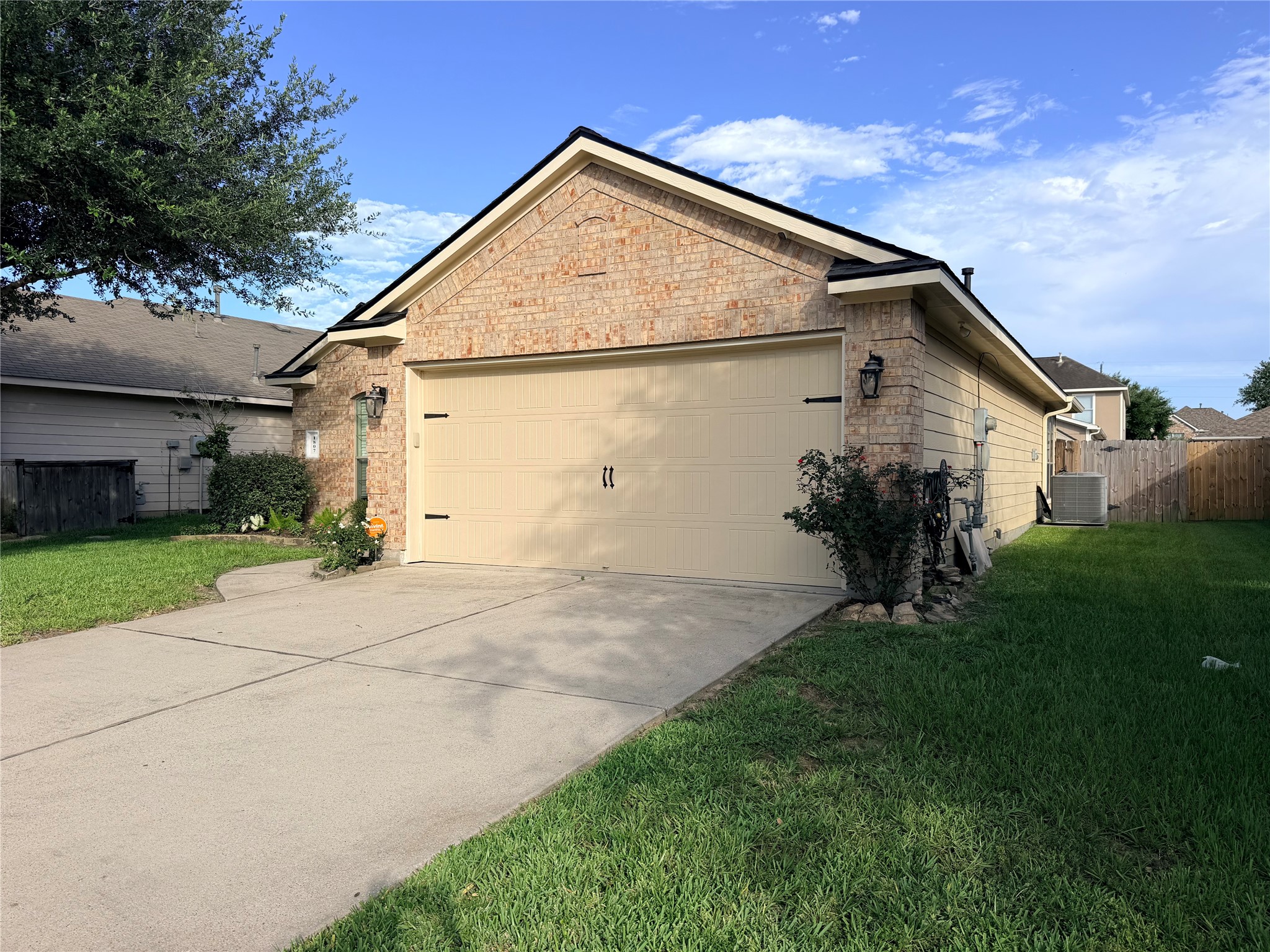 1807 Emerson Ridge Drive Property Photo 4