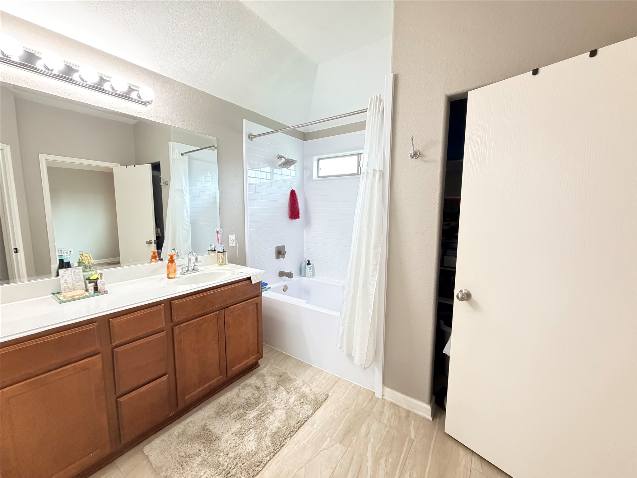 1807 Emerson Ridge Drive Property Photo 20