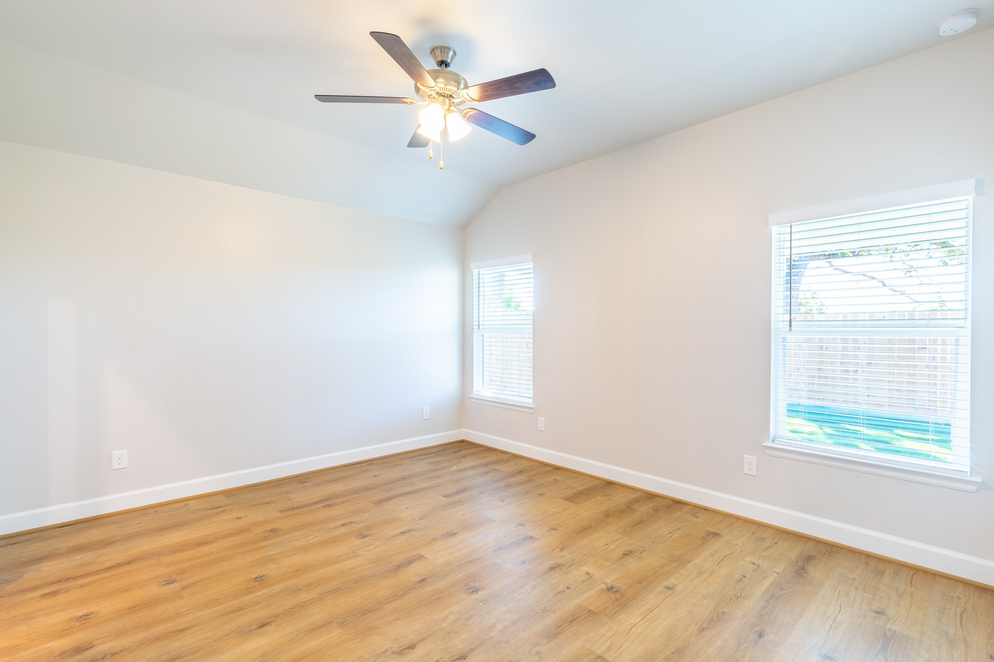 801 Roosevelt Property Photo 14