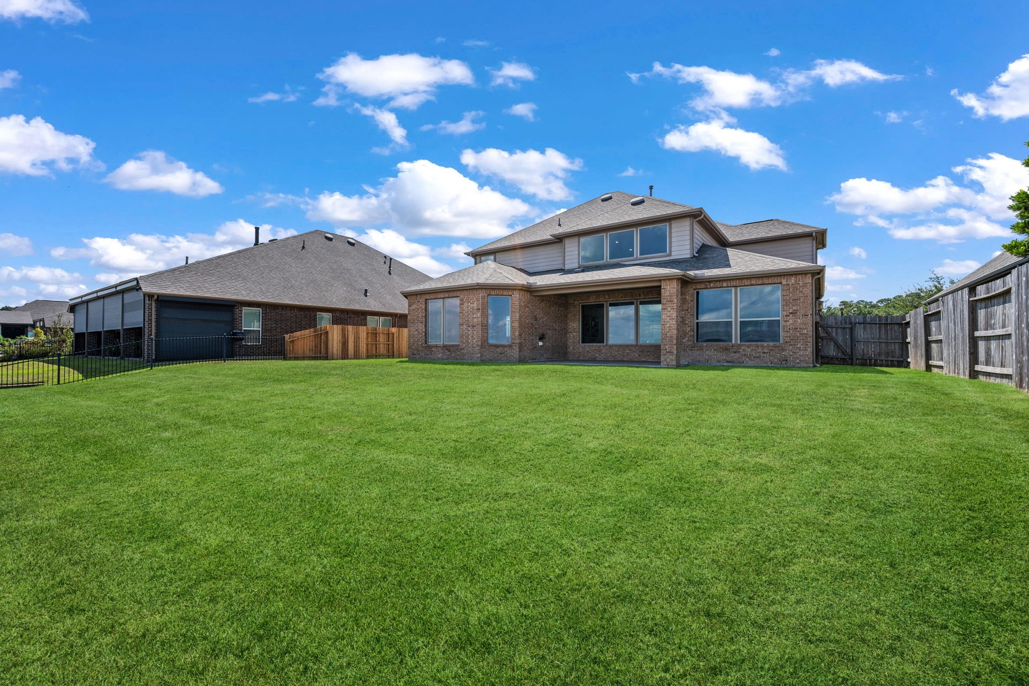 15526 Westward Lake Lane Property Photo 37