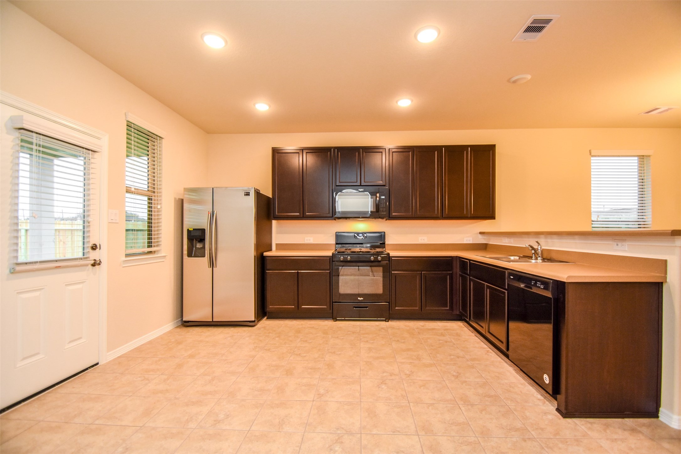 2431 Concord Terrace Property Photo 15