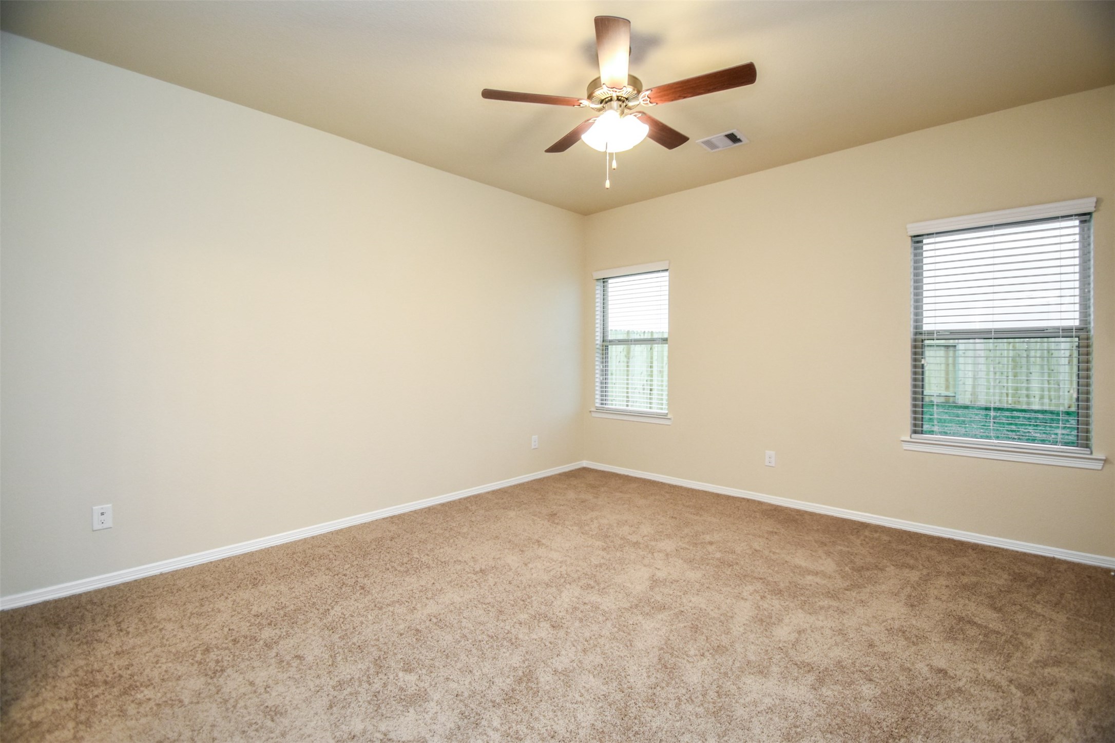 2431 Concord Terrace Property Photo 21