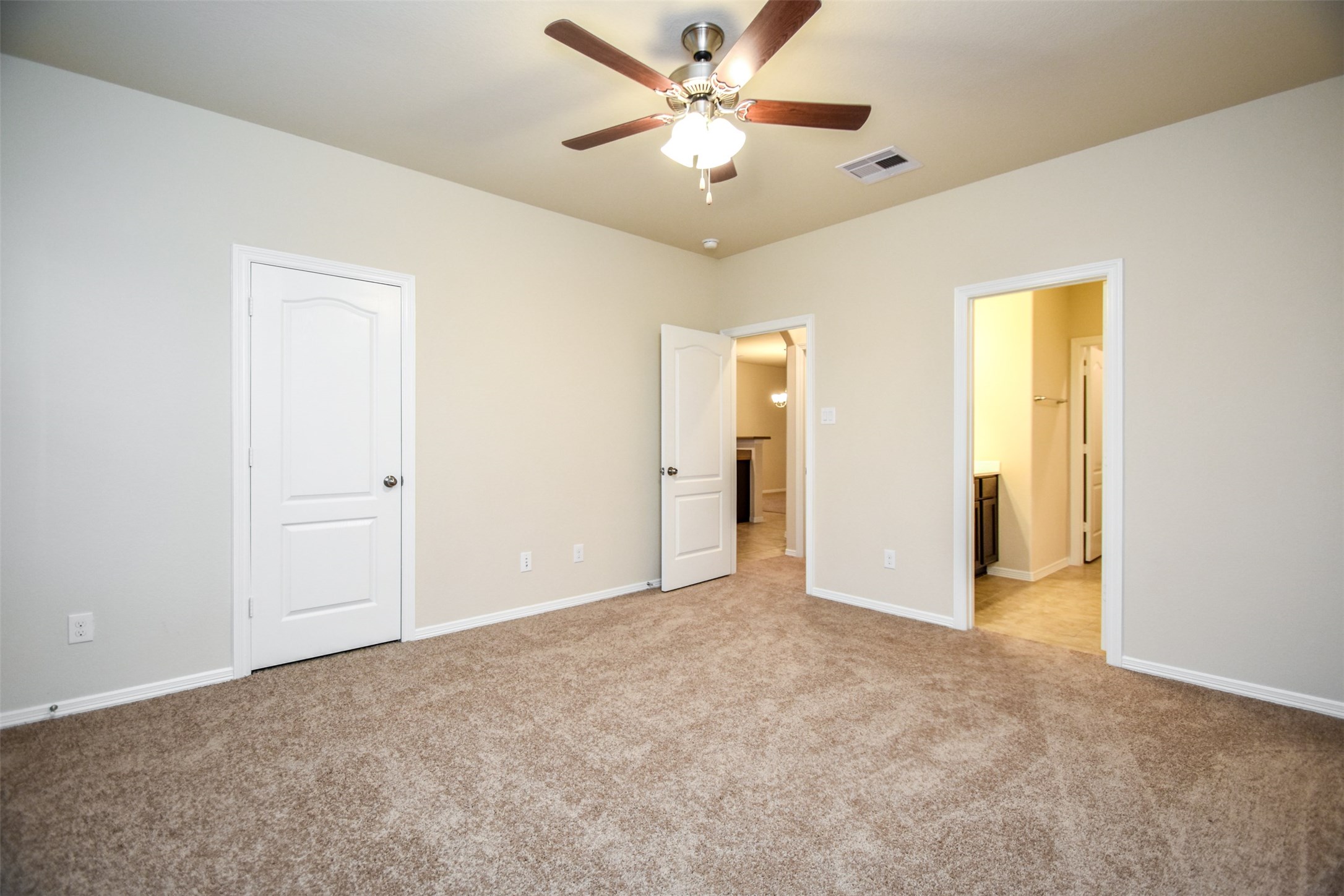 2431 Concord Terrace Property Photo 22
