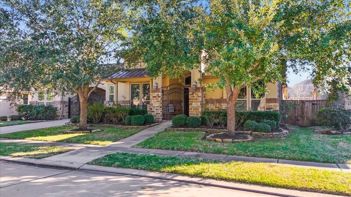 23535 Bellina Drive Property Photo 2