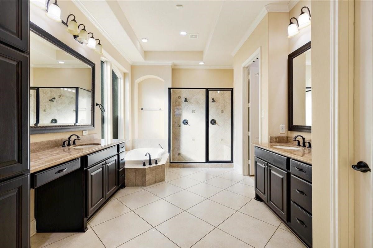 23535 Bellina Drive Property Photo 8