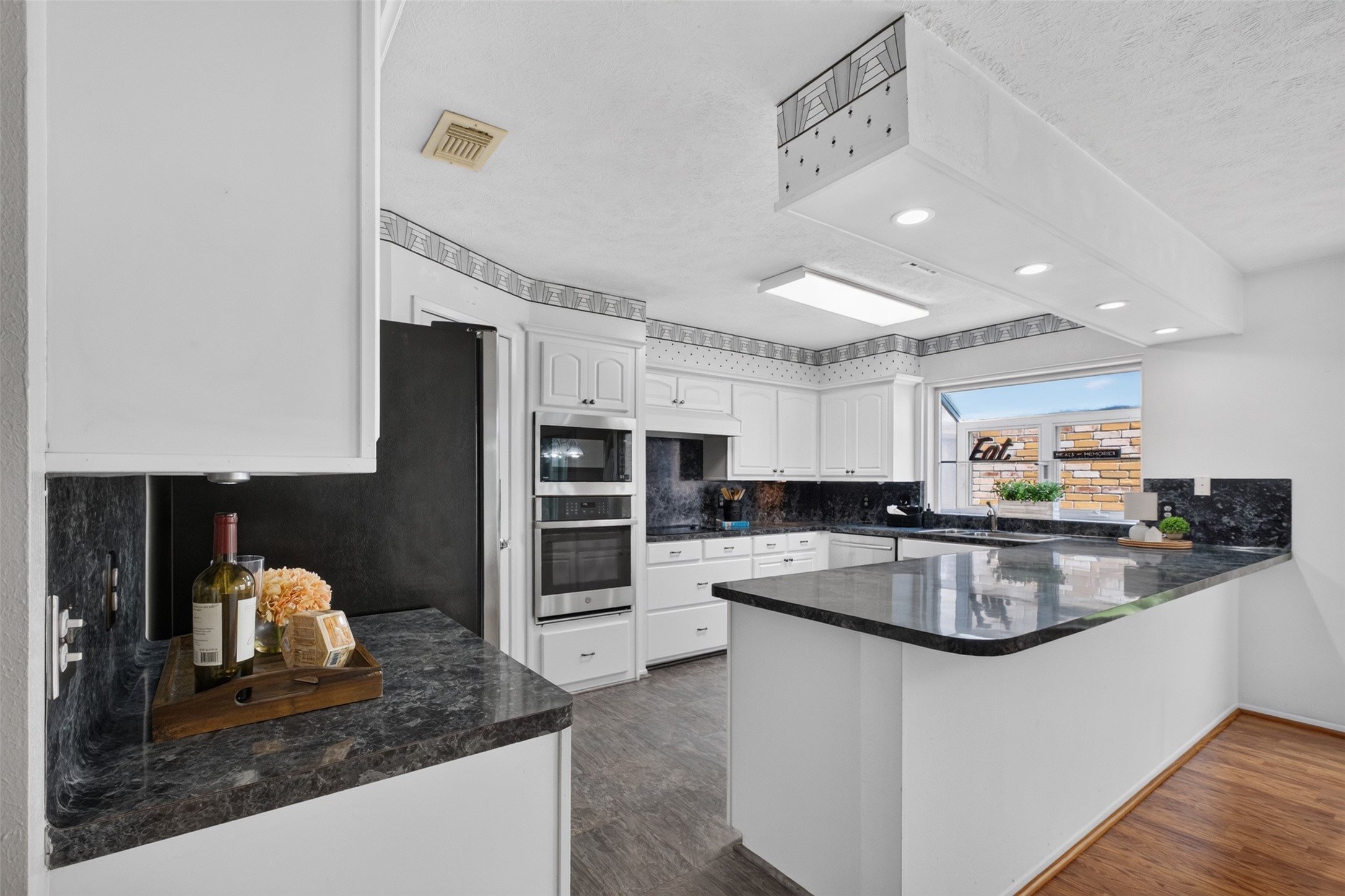 11911 Brook Meadows Lane Property Photo 9