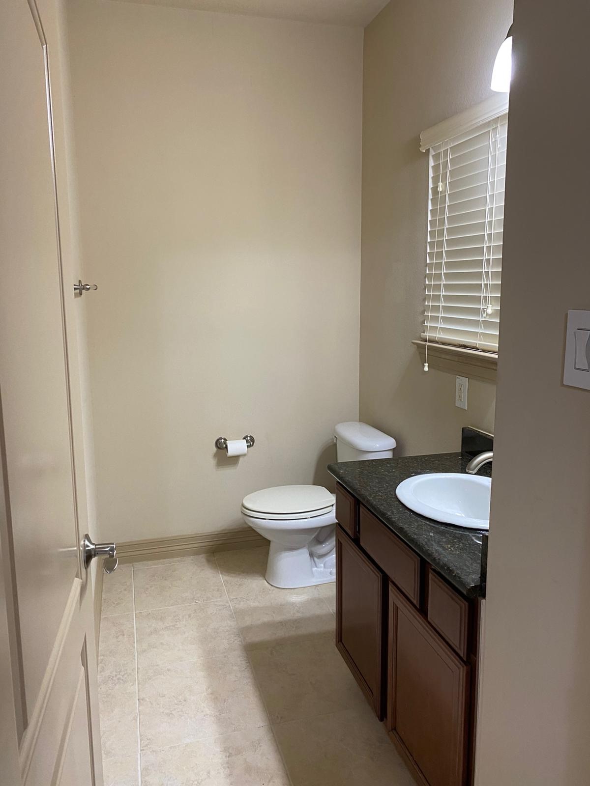 1607 Bass Street D Property Photo 6