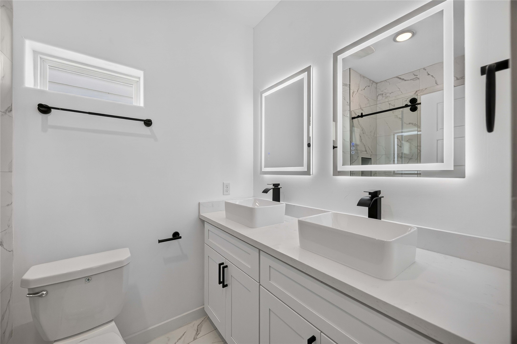 8208 Sterlingshire Street B Property Photo 6
