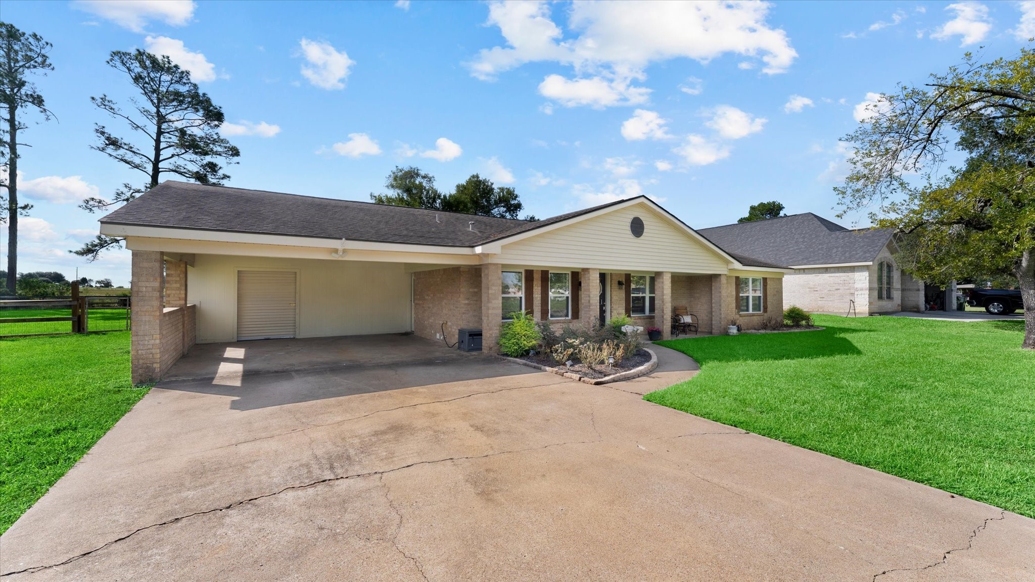 32033 Birdie Drive Property Photo 3