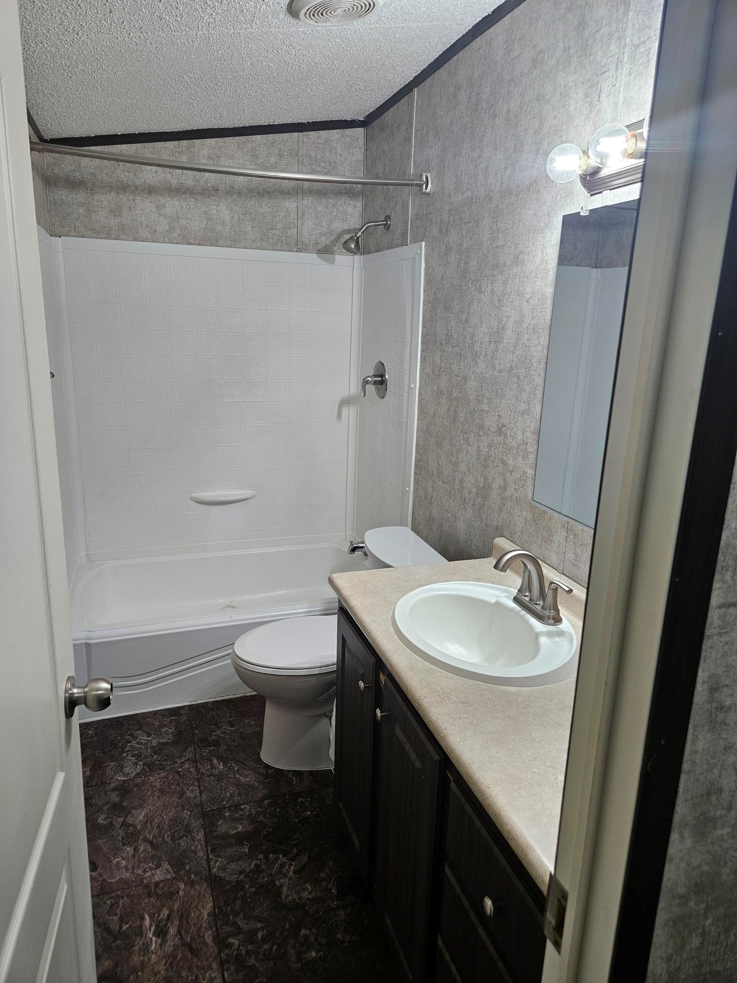 675 5604 Corner Property Photo 13