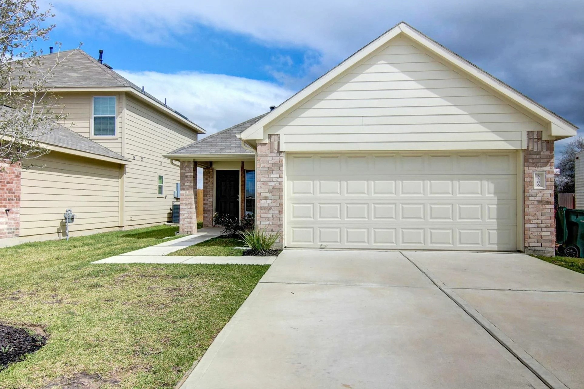 5506 Plantation Forest Drive Property Photo 1