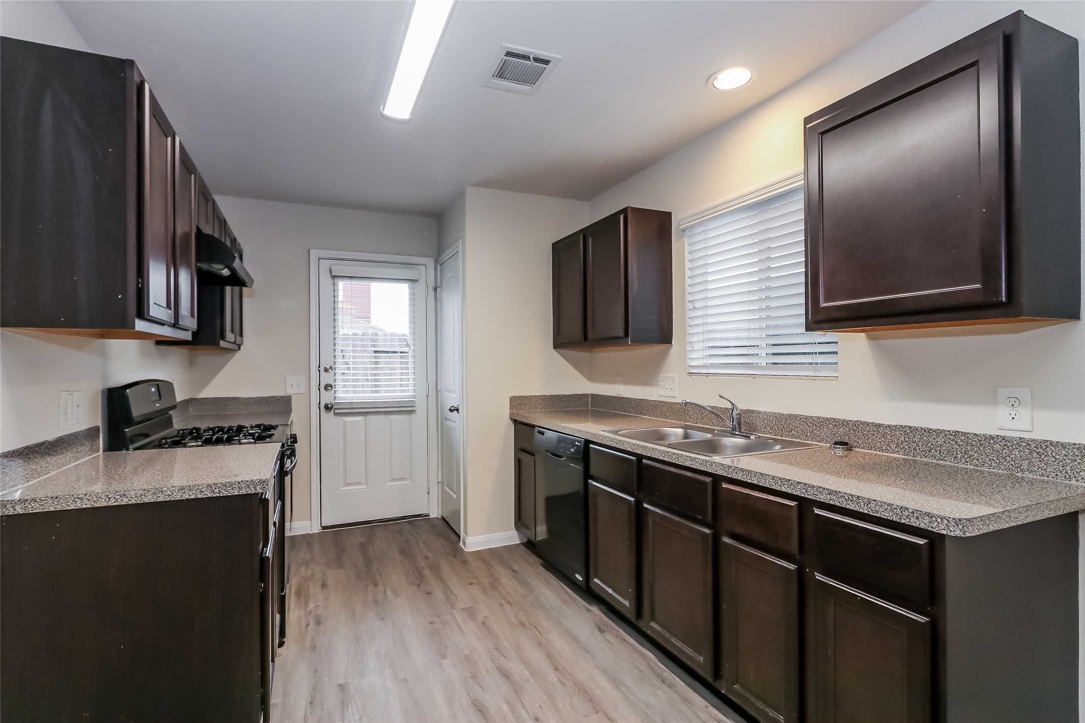 5506 Plantation Forest Drive Property Photo 2