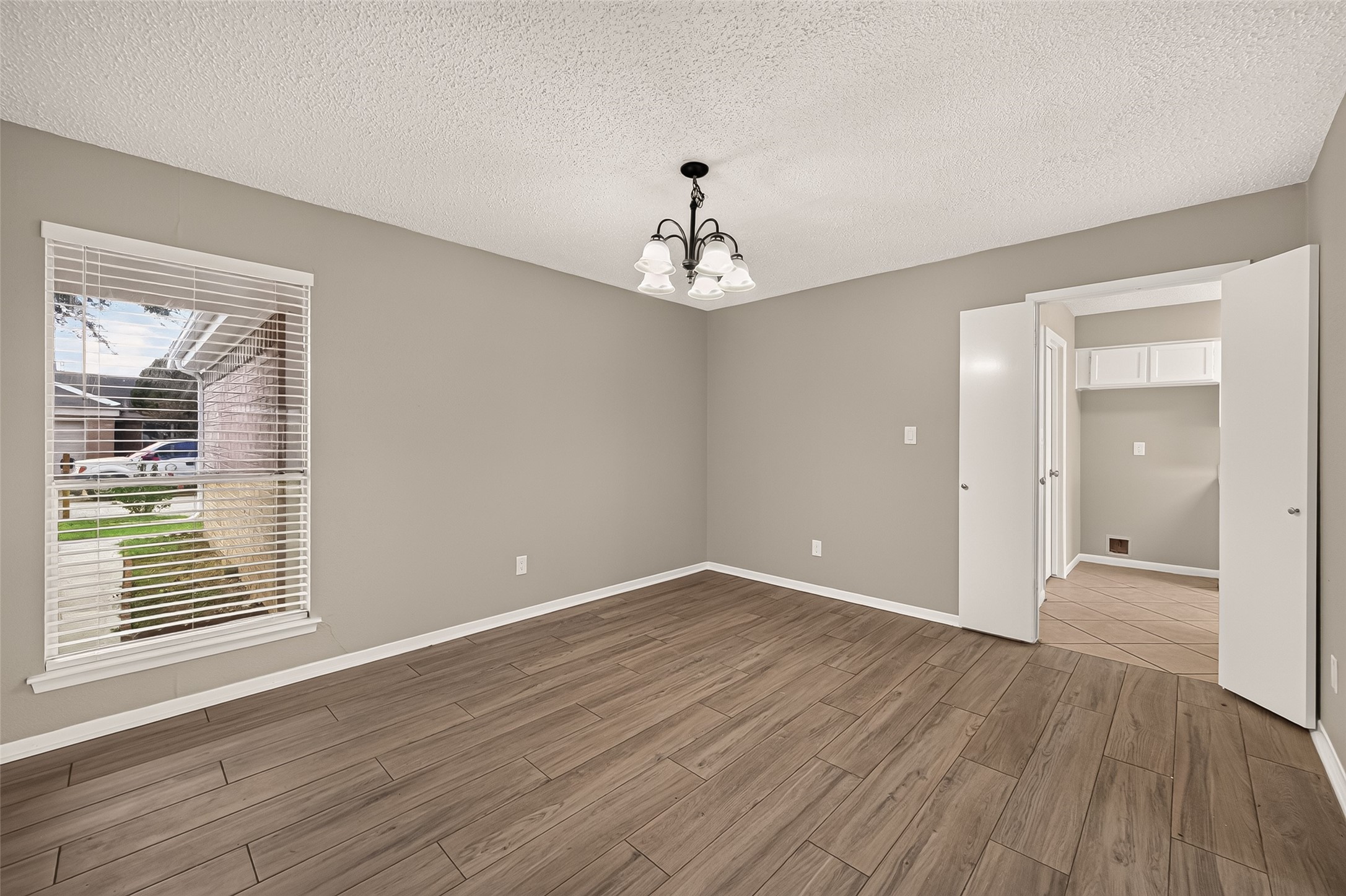 6111 Grandvale Drive Property Photo 5