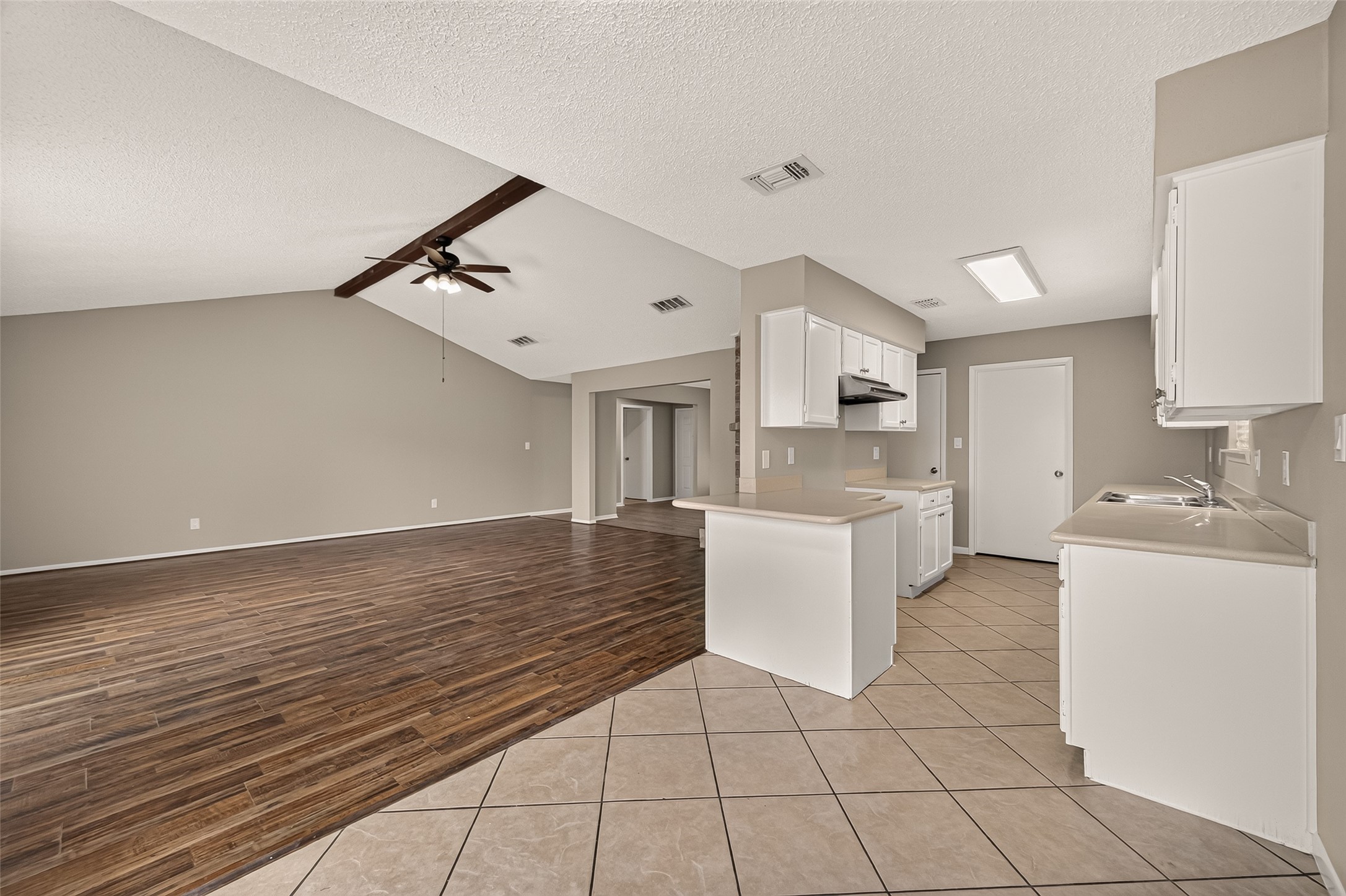 6111 Grandvale Drive Property Photo 12