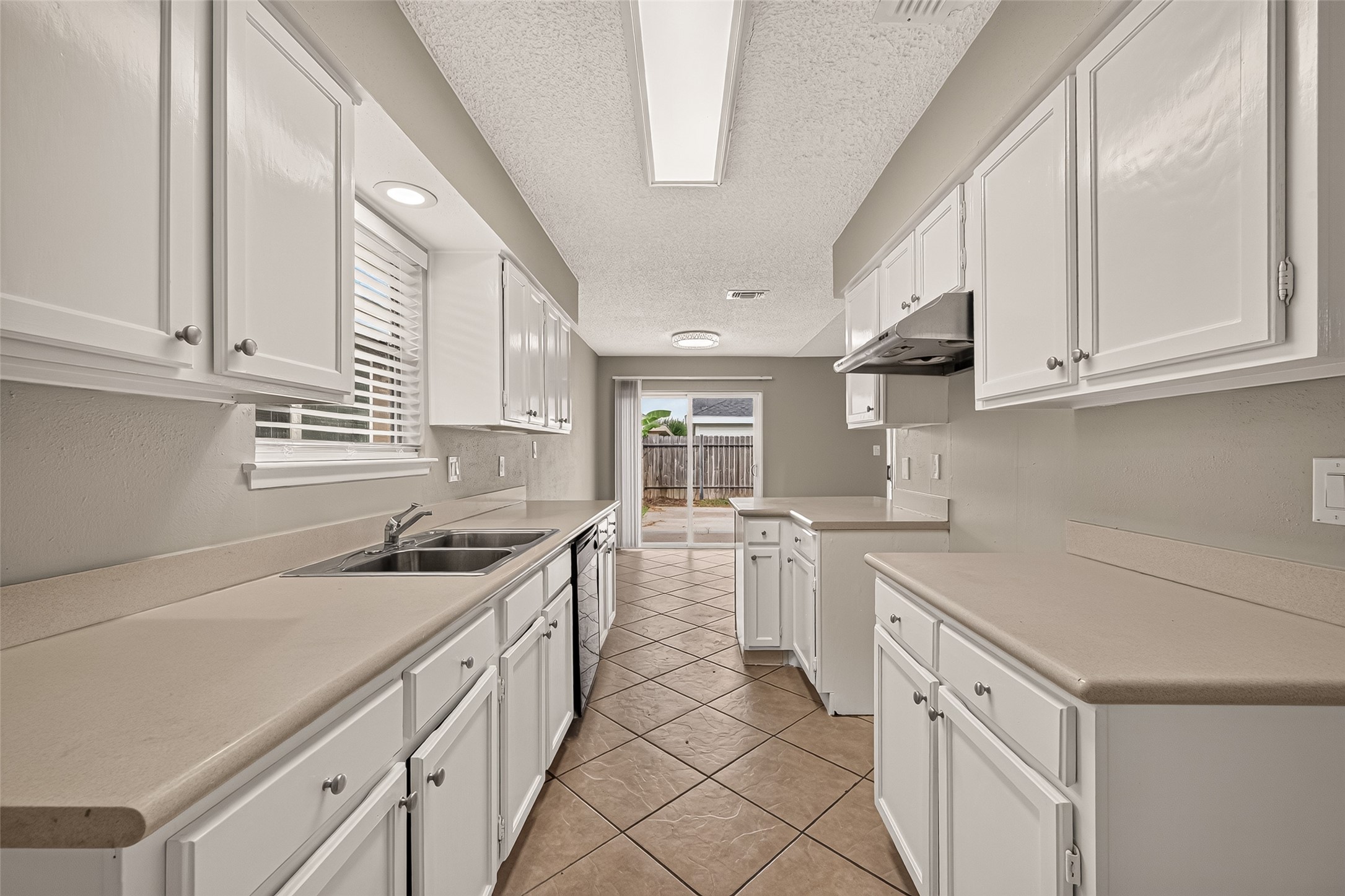 6111 Grandvale Drive Property Photo 15