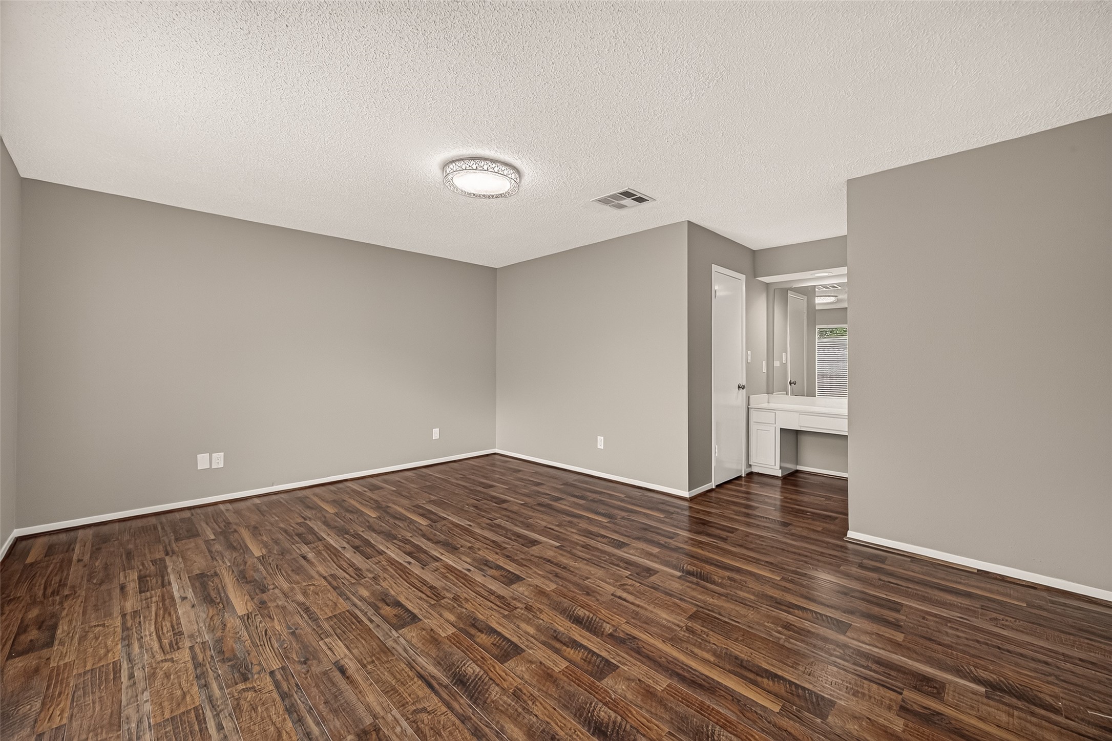 6111 Grandvale Drive Property Photo 16