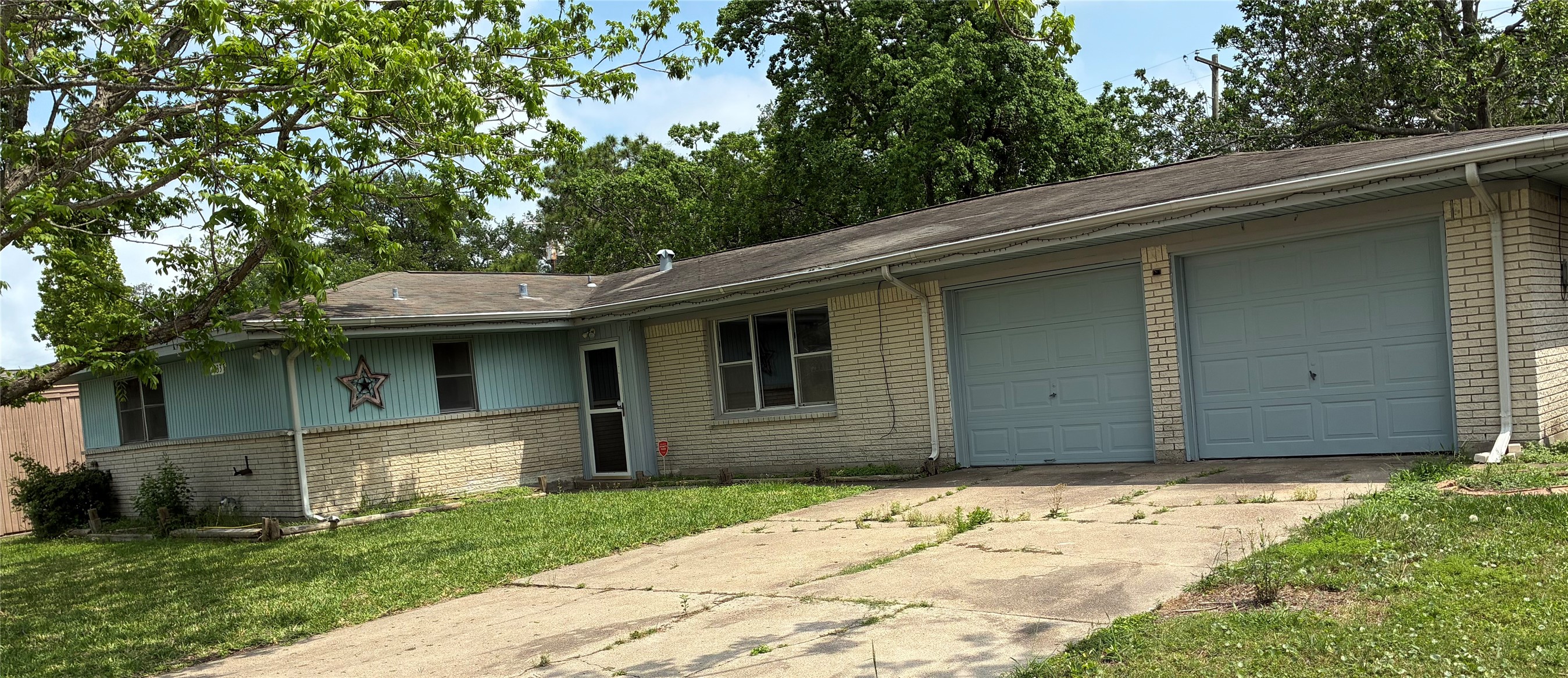 1133 25th Avenue N Property Photo 1