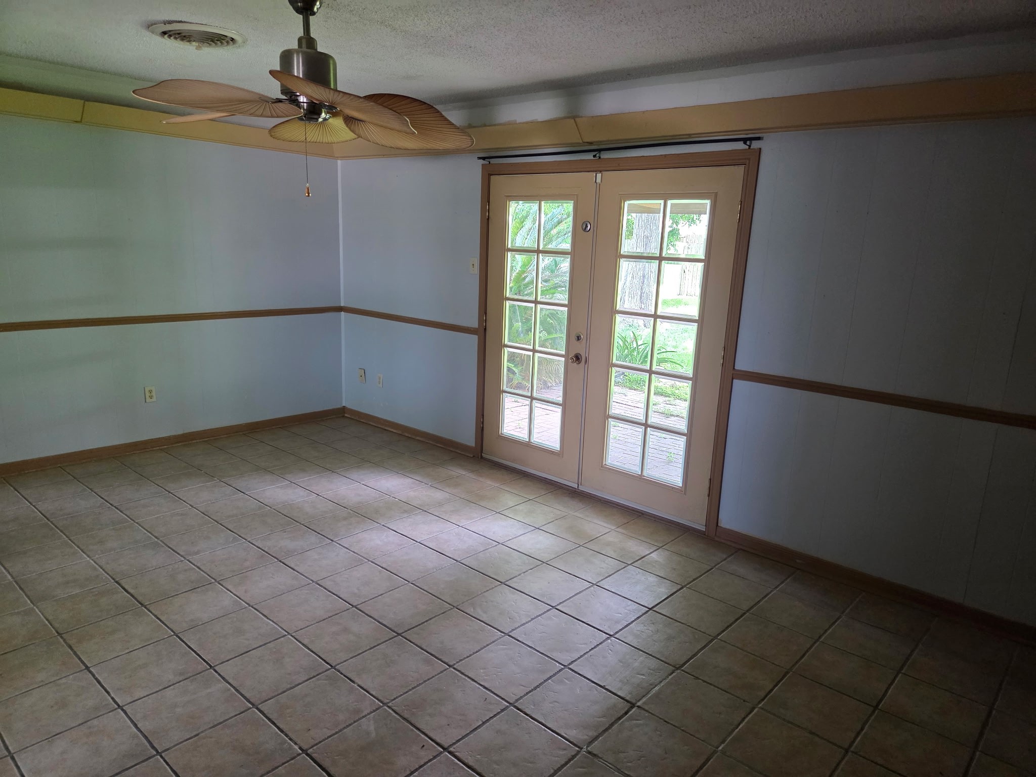 1133 25th Avenue N Property Photo 5