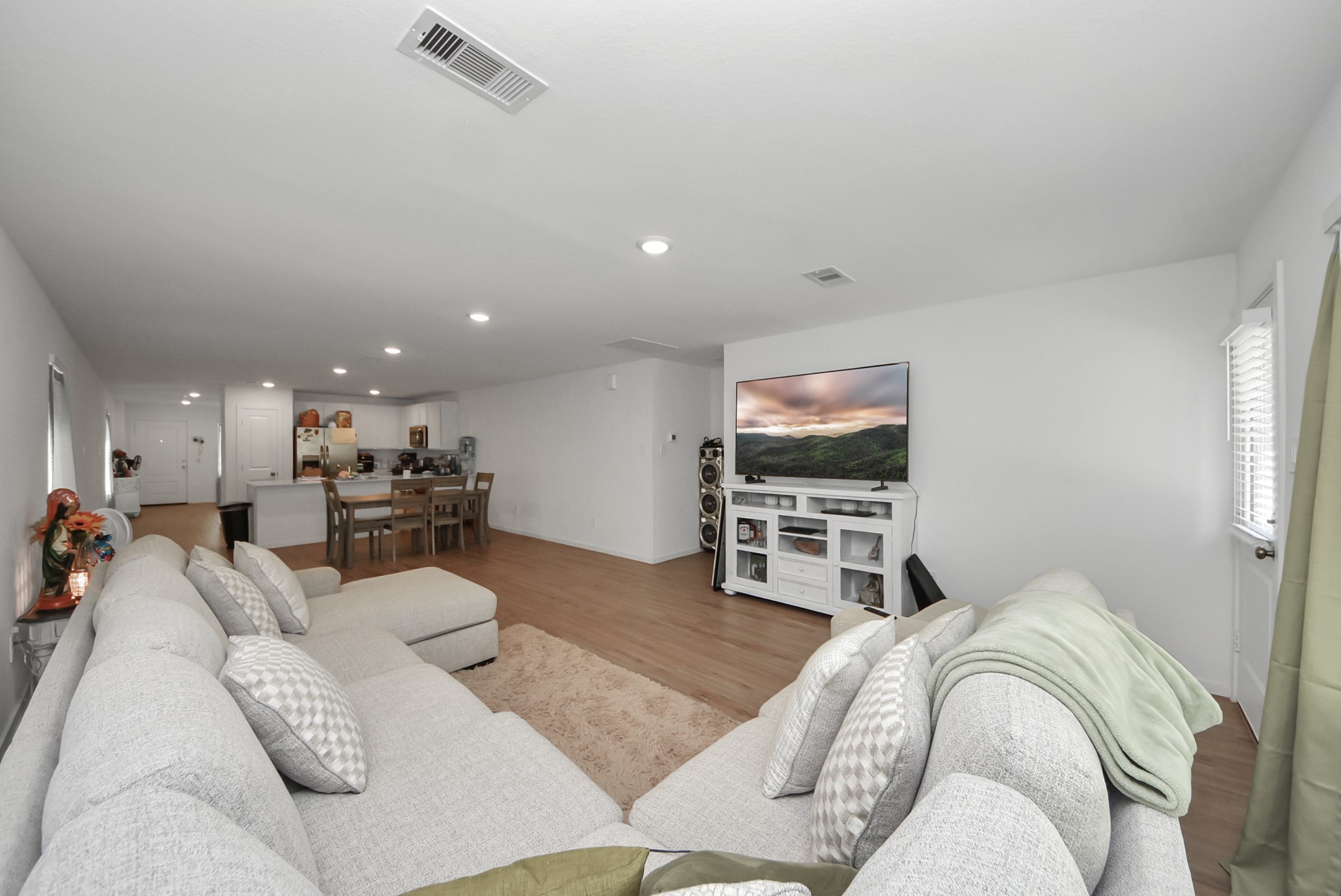 22443 Douglas Court Property Photo 1