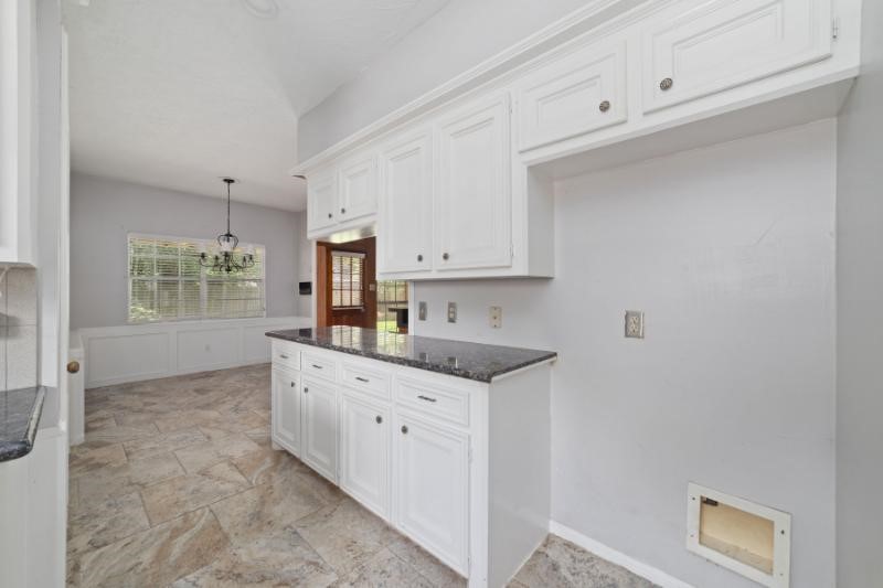 2306 Vine Creek Drive Property Photo 7