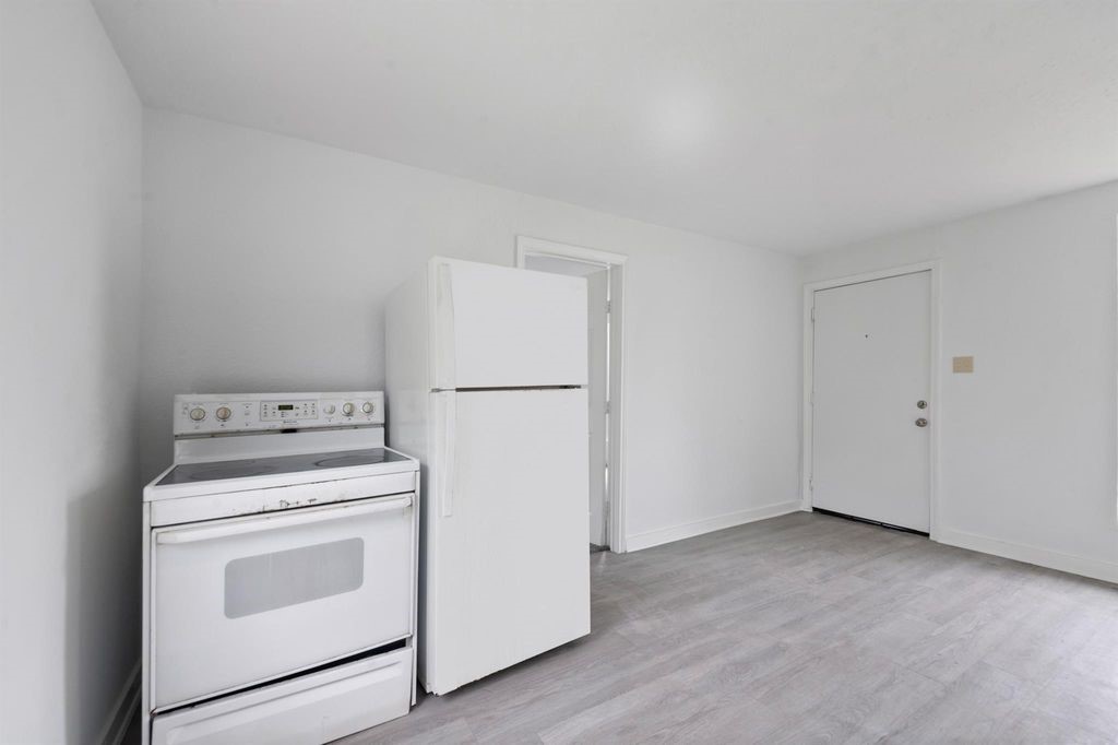 806 East Emily Avenue 5 Property Photo 11