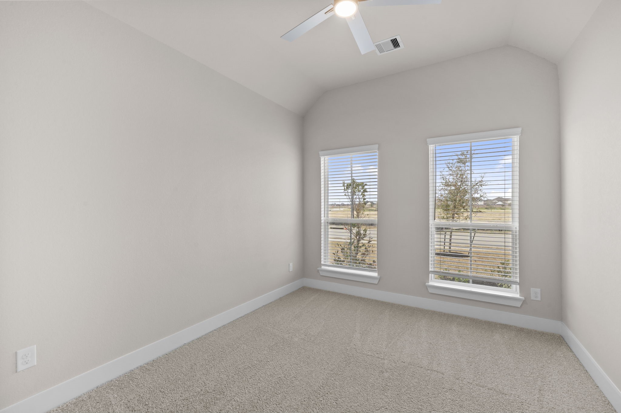 601 Juniper Heights Lane Property Photo 6