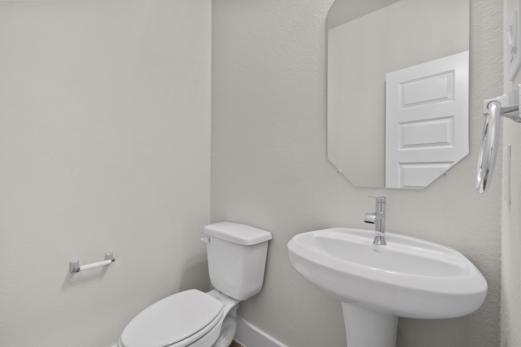 601 Juniper Heights Lane Property Photo 8