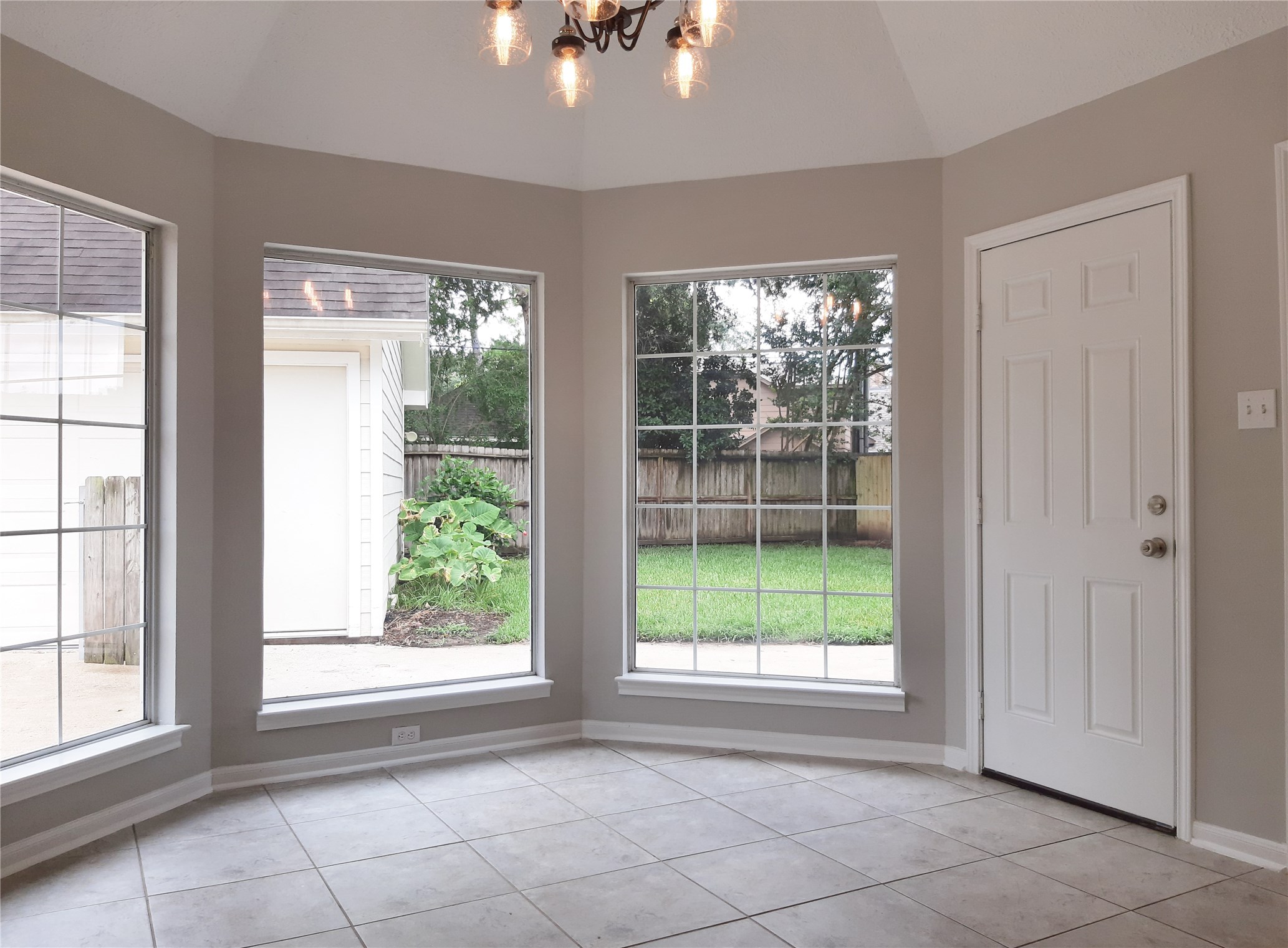 1706 Calveryman Lane Property Photo 8