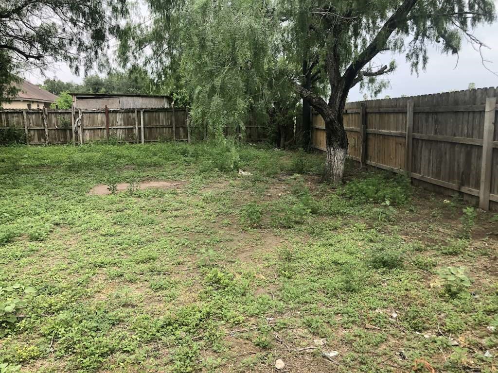 1118 Esparanza Street Property Photo 4