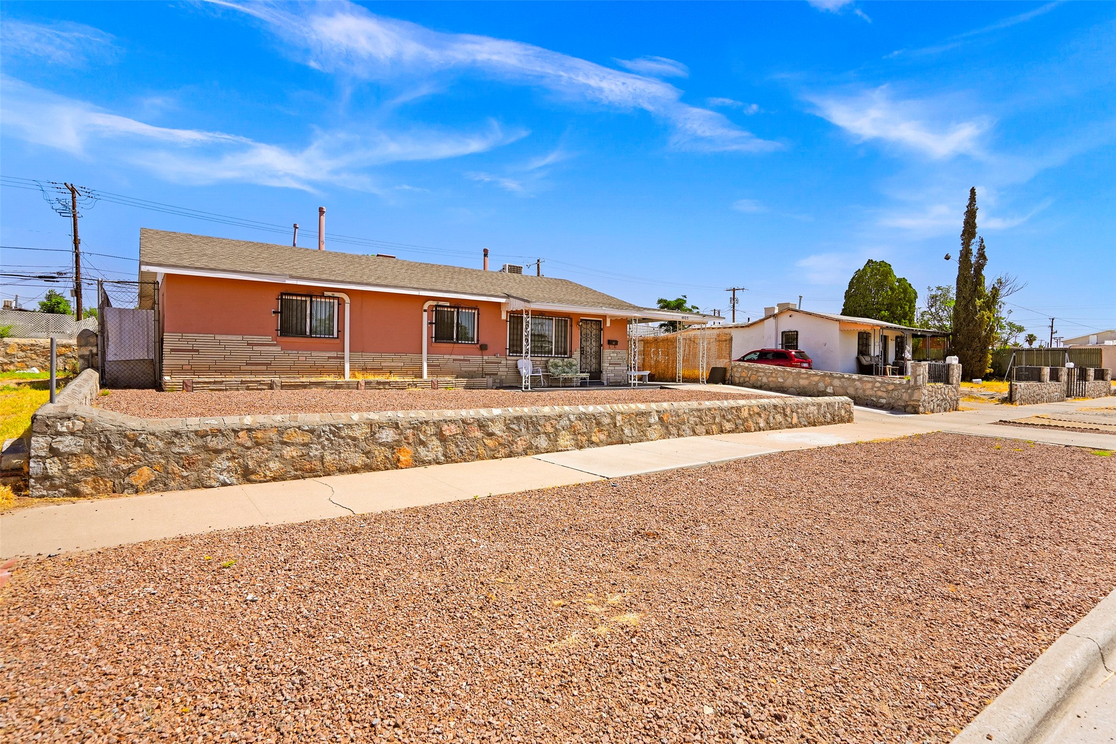 4405 Tularosa Avenue Property Photo 3