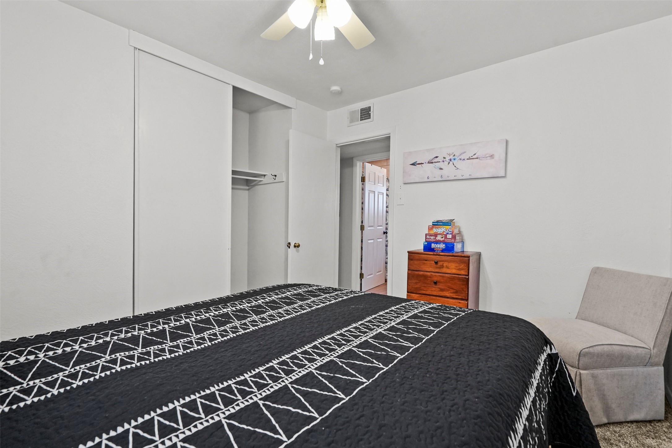 4405 Tularosa Avenue Property Photo 8