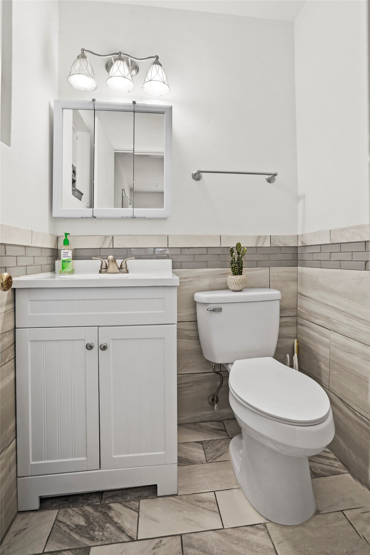 4405 Tularosa Avenue Property Photo 13