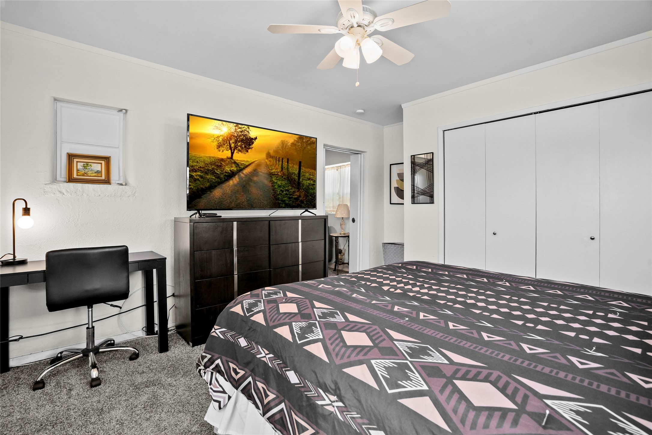 4405 Tularosa Avenue Property Photo 15