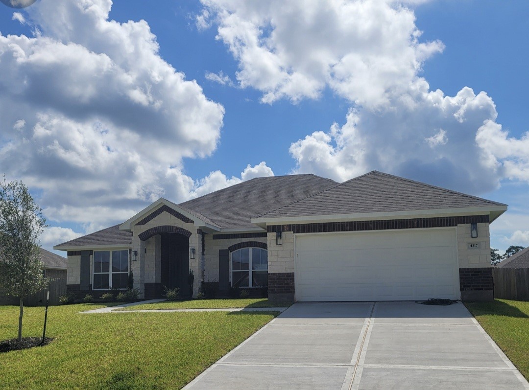 4317 Leslies Way Property Photo 1