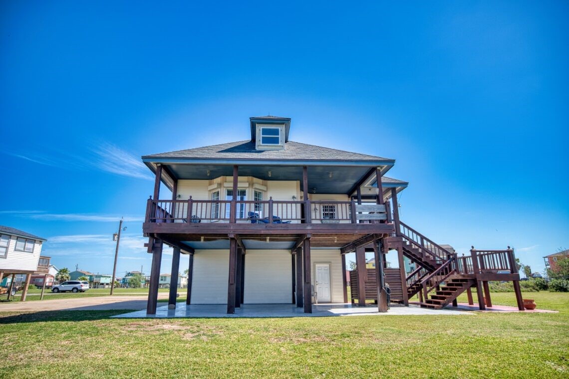 203 Francis Cove Property Photo 1