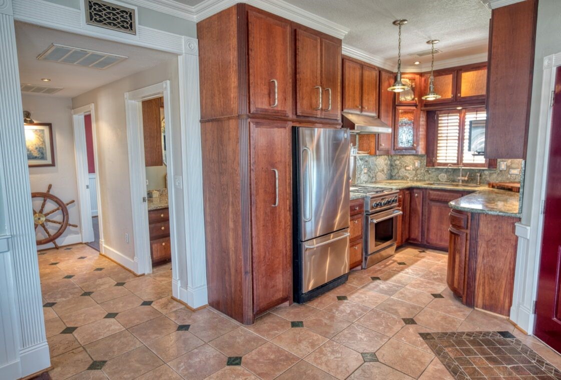 203 Francis Cove Property Photo 5