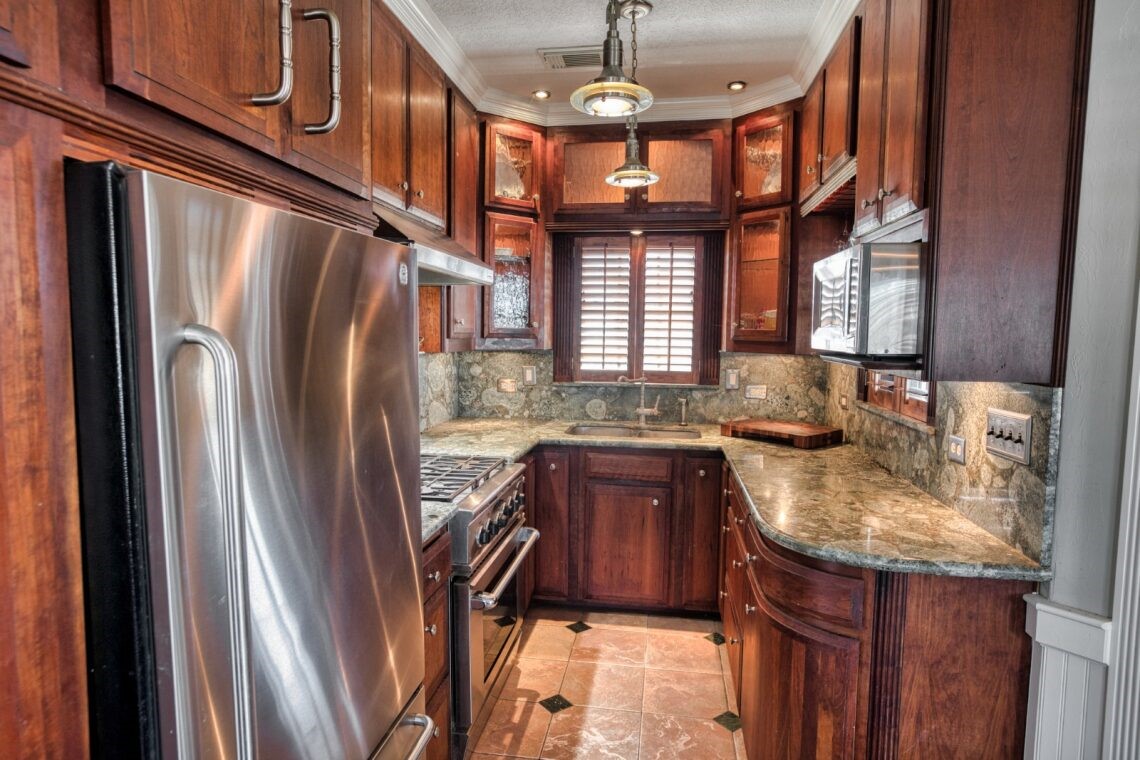 203 Francis Cove Property Photo 8