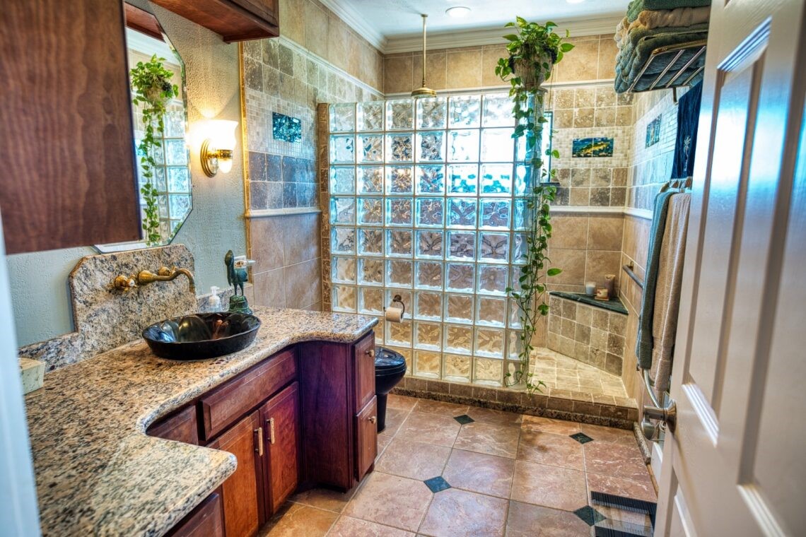 203 Francis Cove Property Photo 12