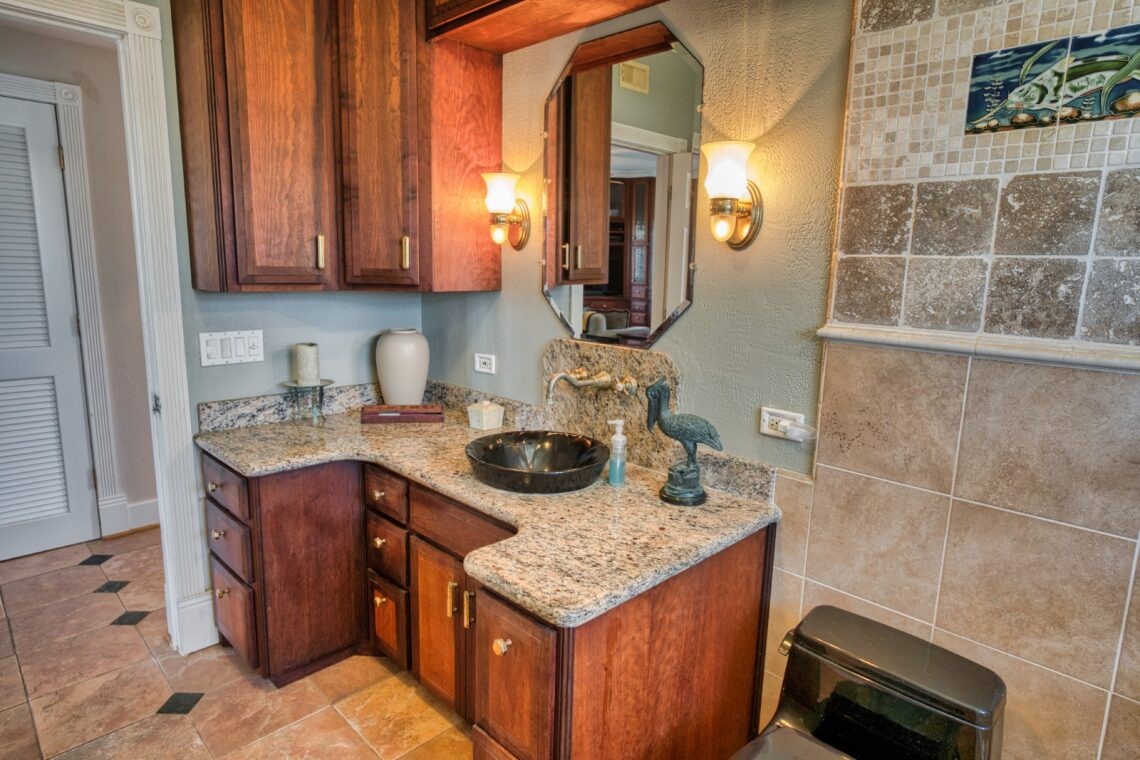203 Francis Cove Property Photo 13