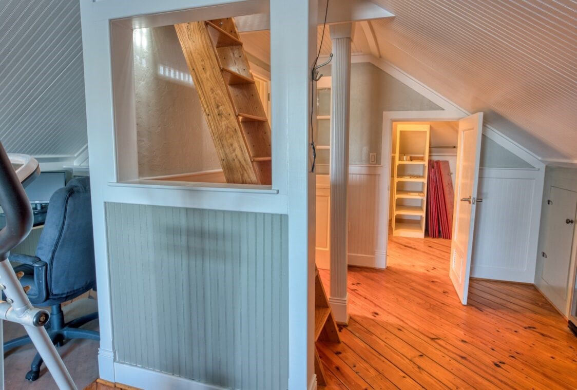 203 Francis Cove Property Photo 22