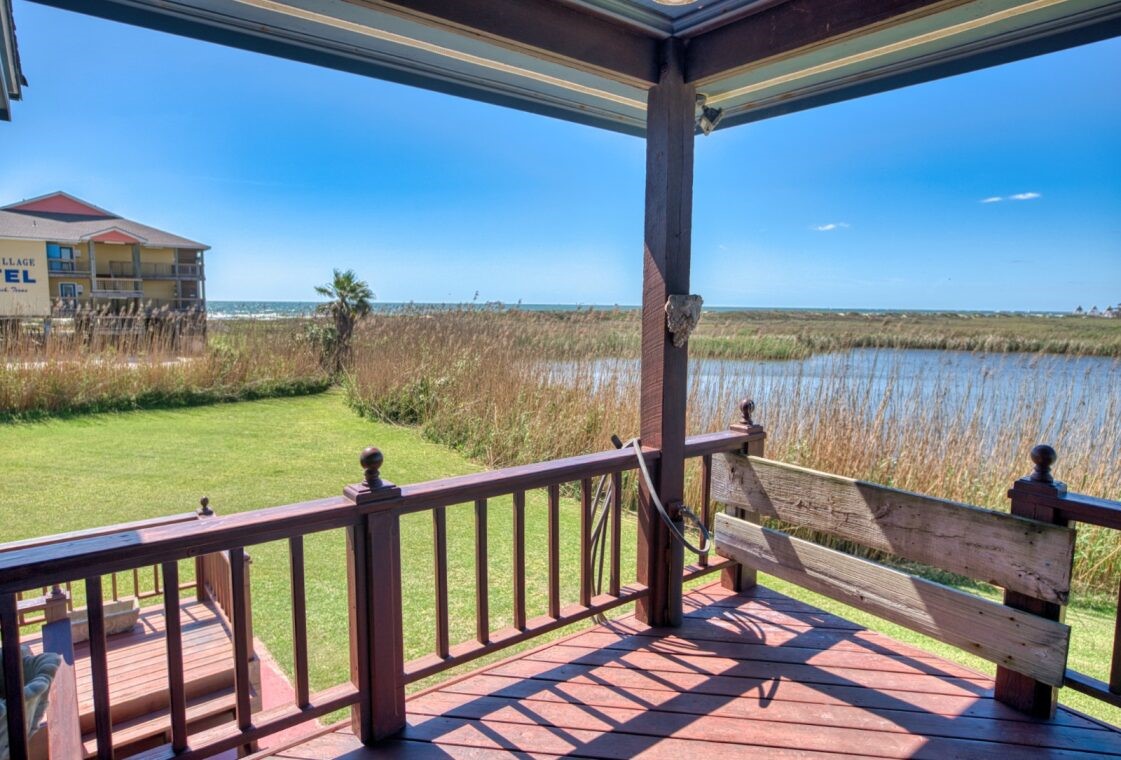 203 Francis Cove Property Photo 28