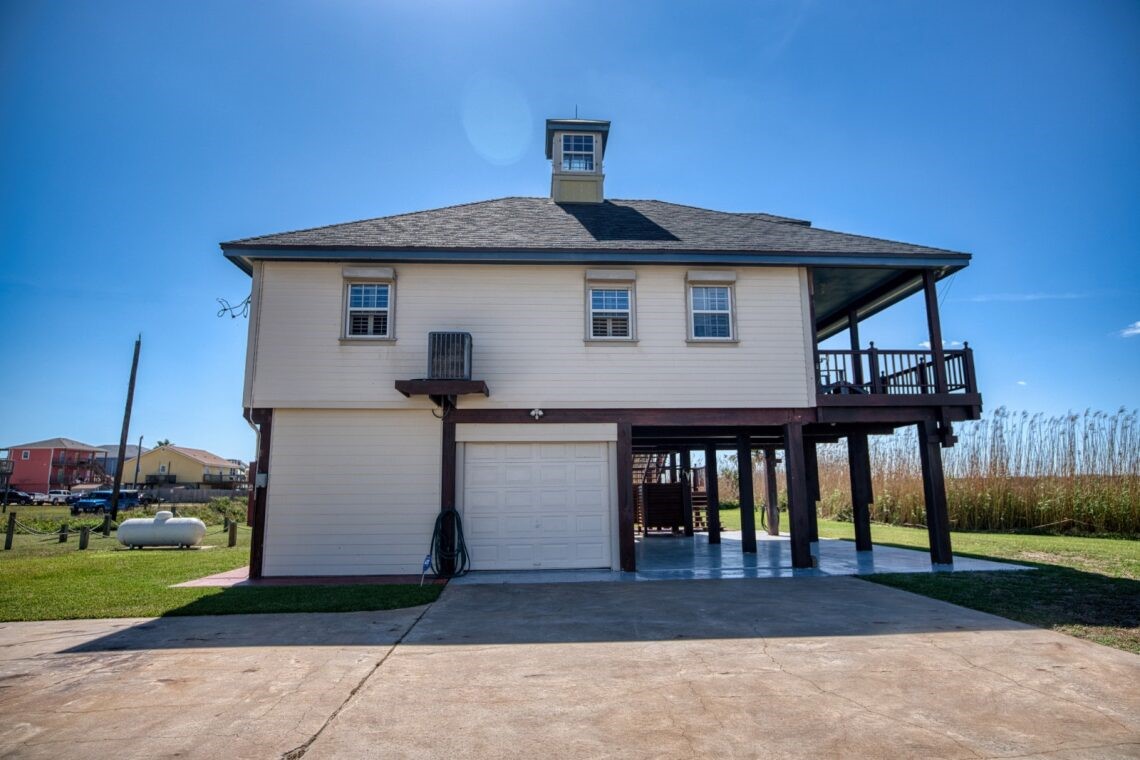 203 Francis Cove Property Photo 33