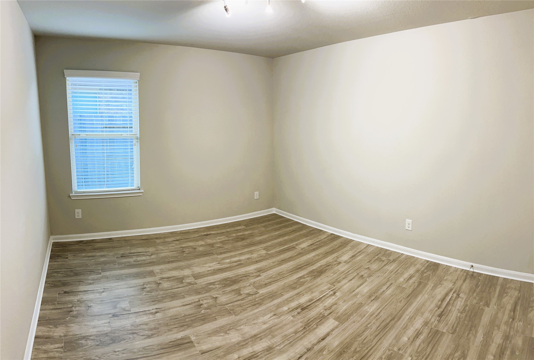 1402 Central Heights Drive Property Photo 22