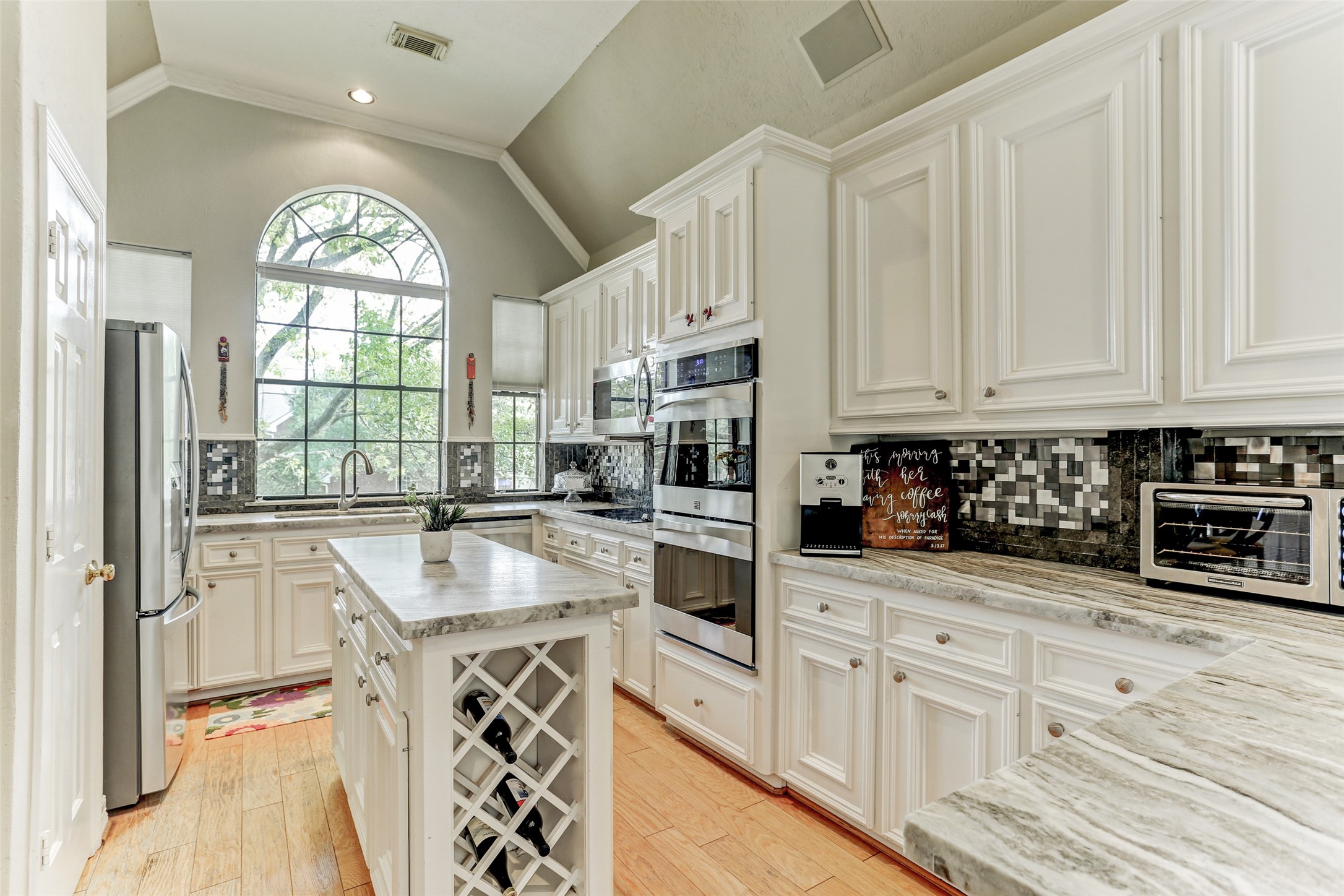 1706 Country Squire Drive Property Photo 11