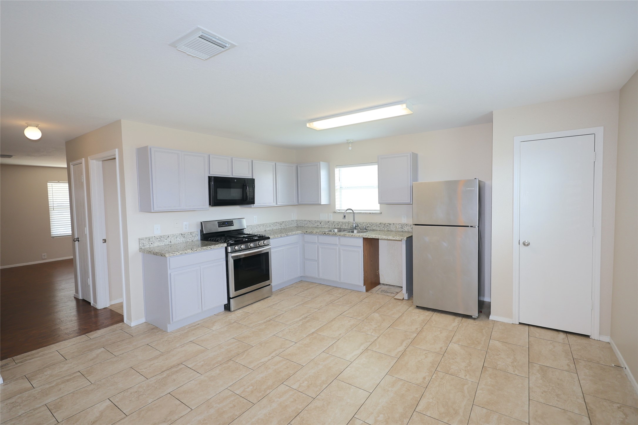 3203 Becker Glen Street Property Photo 5