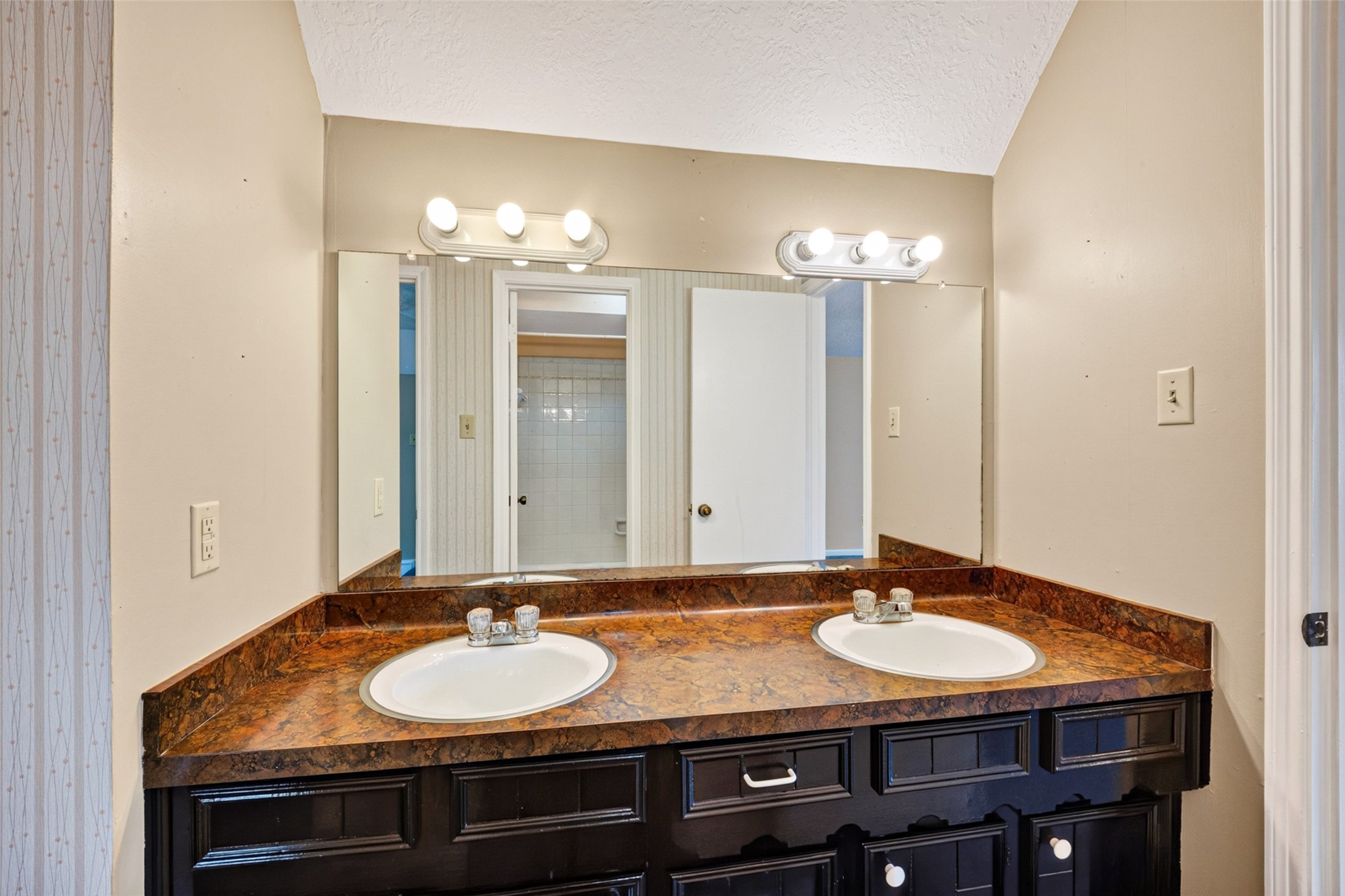 4606 Chaparral Drive Property Photo 10