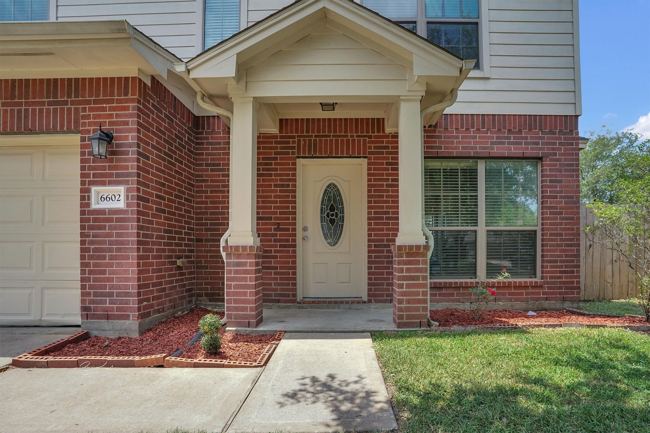 6602 Point Hollow Lane Property Photo 1