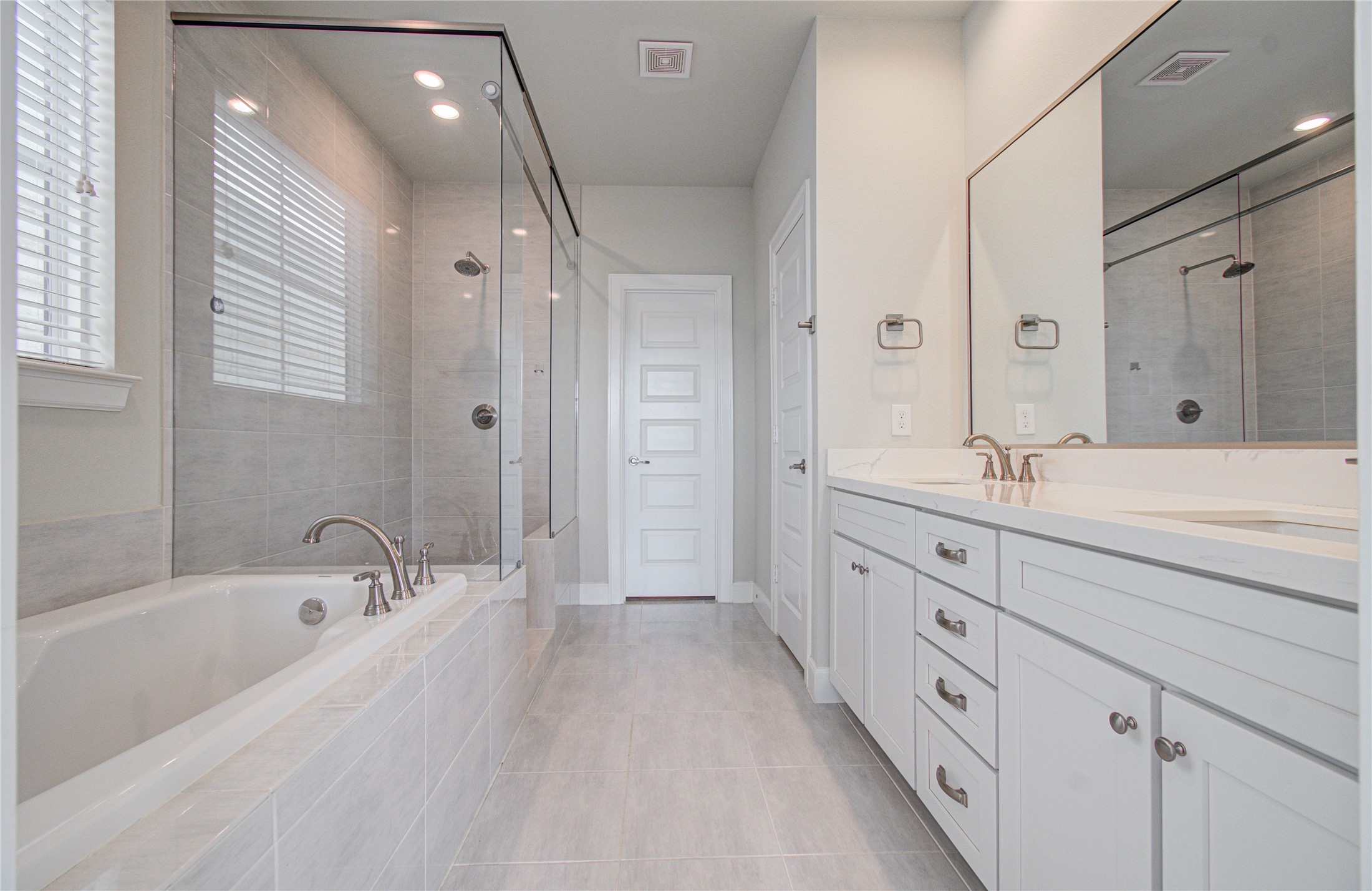2818 Grand Fountains Drive B Property Photo 21